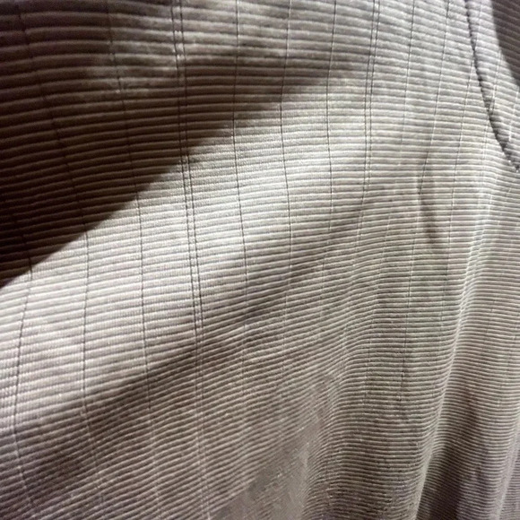 Tiger Woods Golf Shirt - Picture 8 of 10